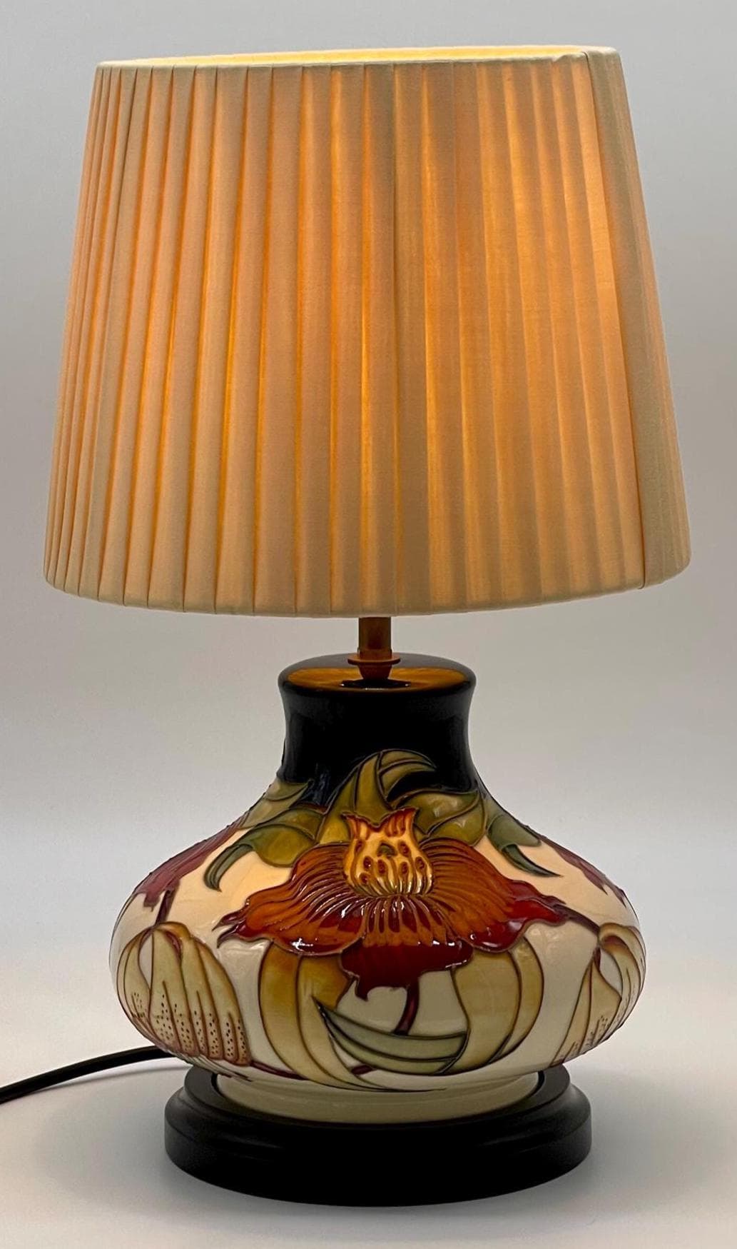 Vintage Moorcroft Anna Lily Lamp, Nicola Slaney Art Pottery, Tube-Lined Floral Ceramic - Thumbnail 4