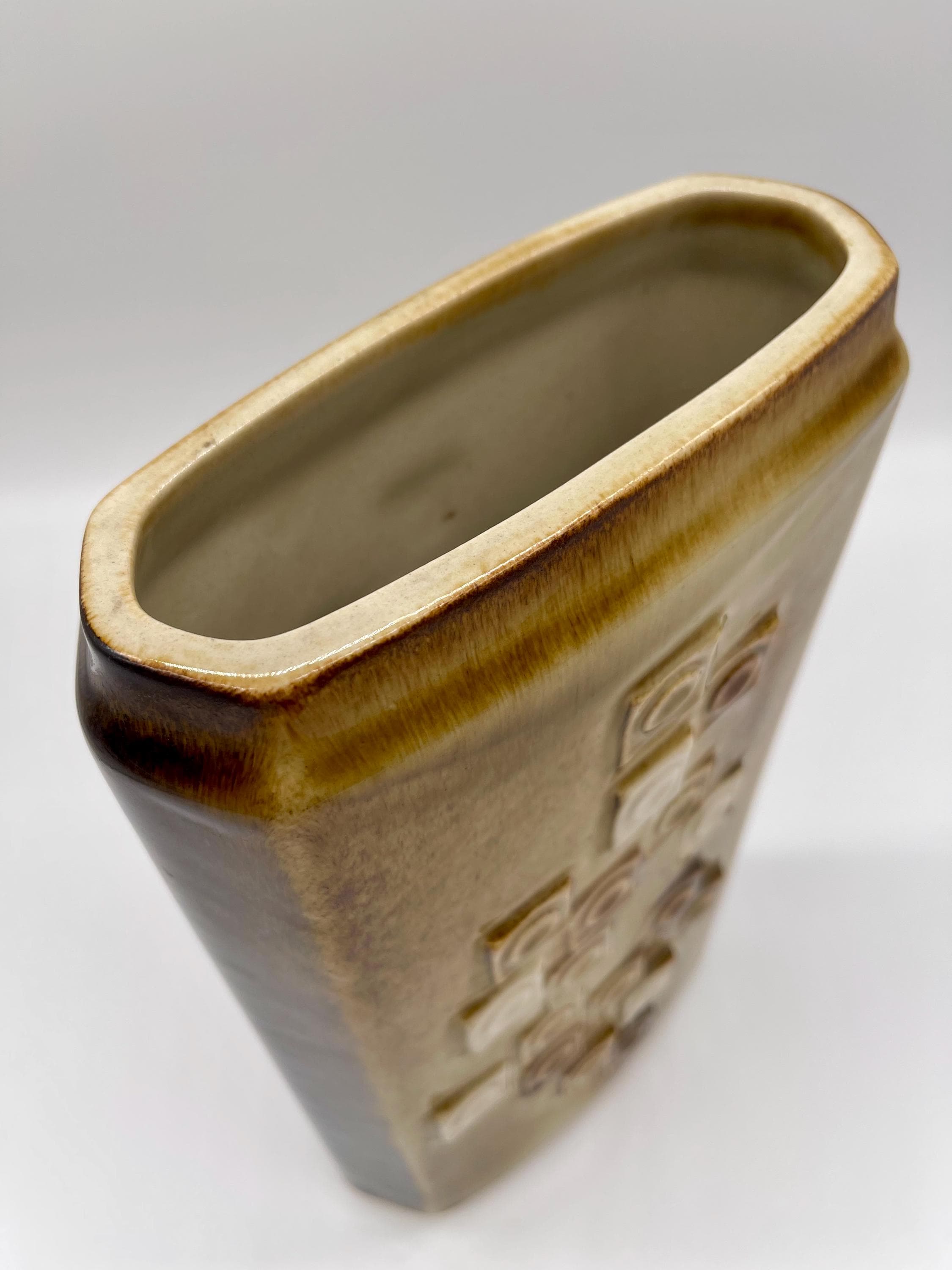 Vintage Ditmar Urbach "Mozaika" Cube Relief Vase, 1960s Czechoslovakian Mid-Century Modern Ceramic Block Pottery - Thumbnail 13
