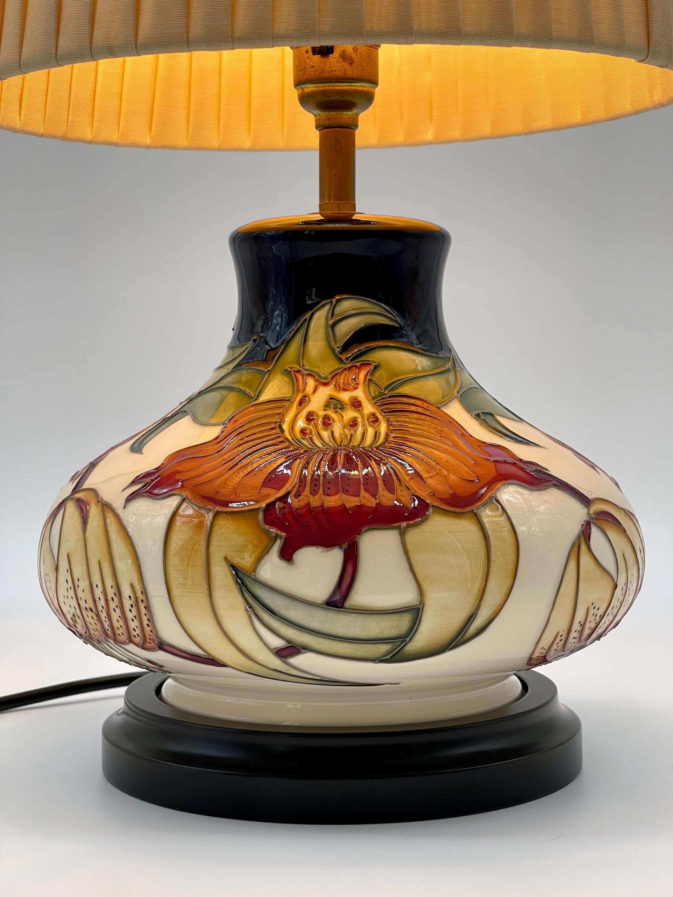 Vintage Moorcroft Anna Lily Lamp, Nicola Slaney Art Pottery, Tube-Lined Floral Ceramic - Thumbnail 8