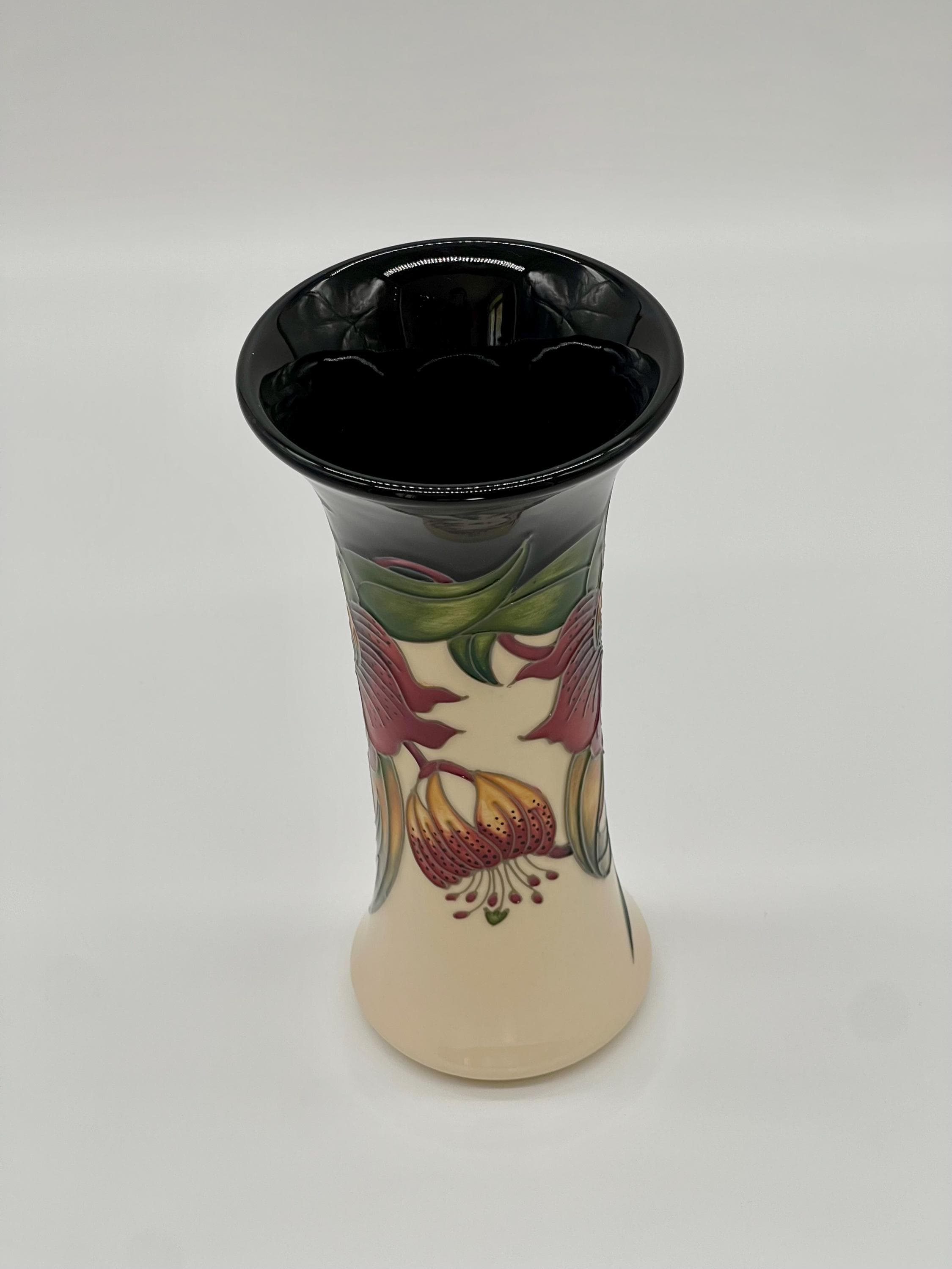 Moorcroft Anna Lily Vase – Nicola Slaney Hand-Painted English Ceramic 8.1” - Thumbnail 6