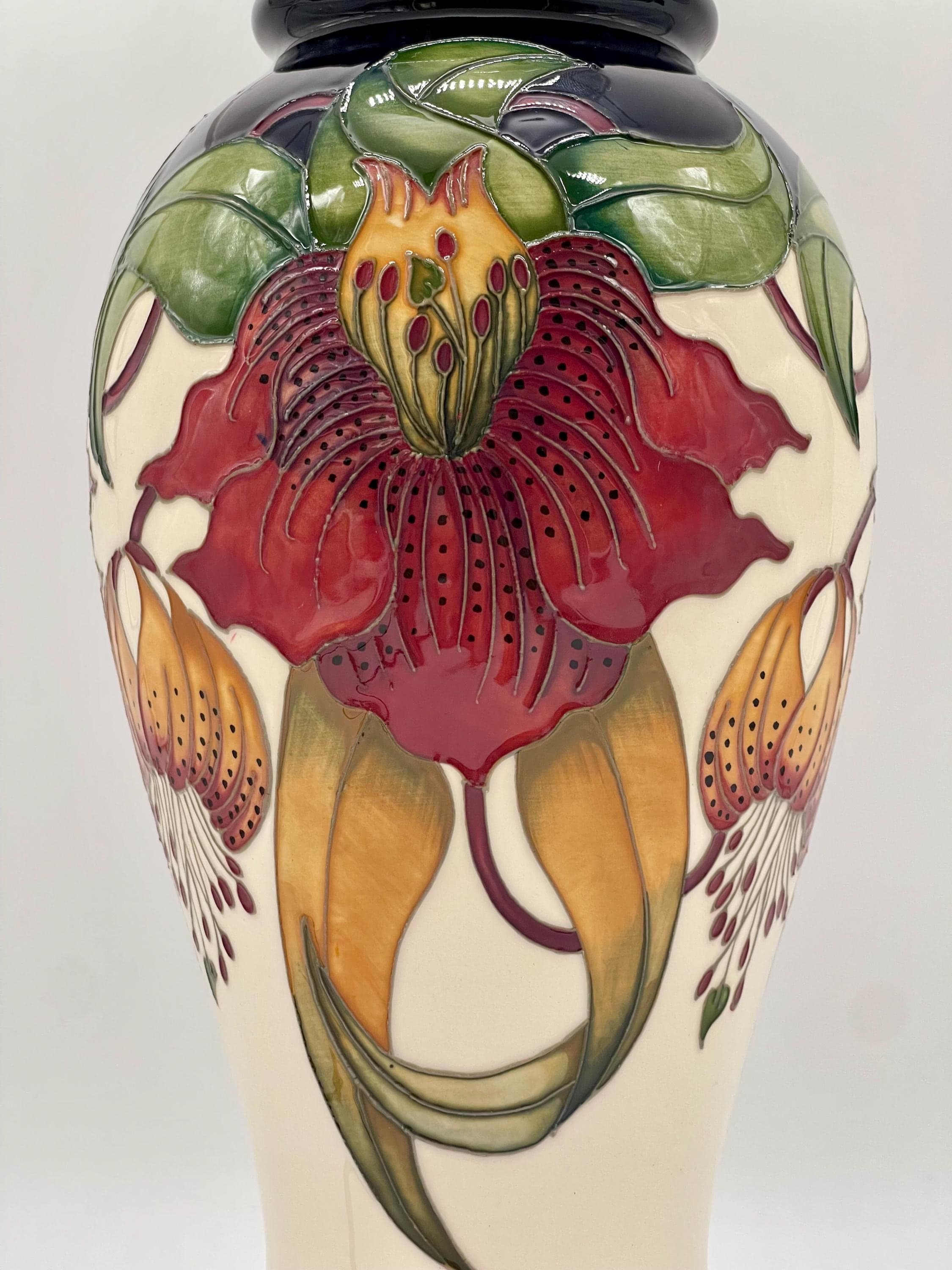 Moorcroft Anna Lily Table Lamp, Nicola Slaney Hand-Painted Pottery Baluster Shade - Thumbnail 10