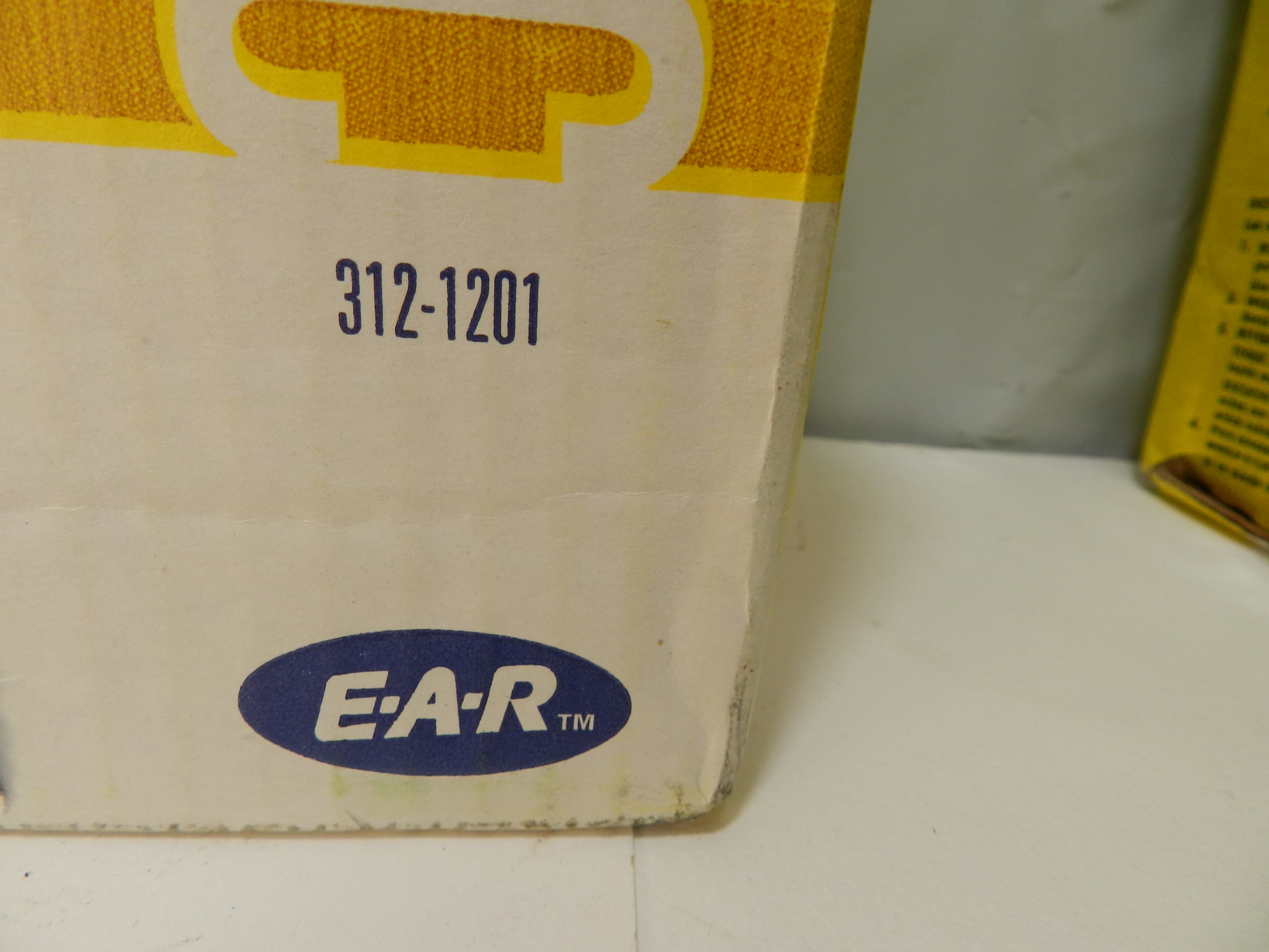 3M 312-1201 E-A-R Classic Disposable Yellow Foam Ear Plugs 200 Pairs (P71K) - Thumbnail 4