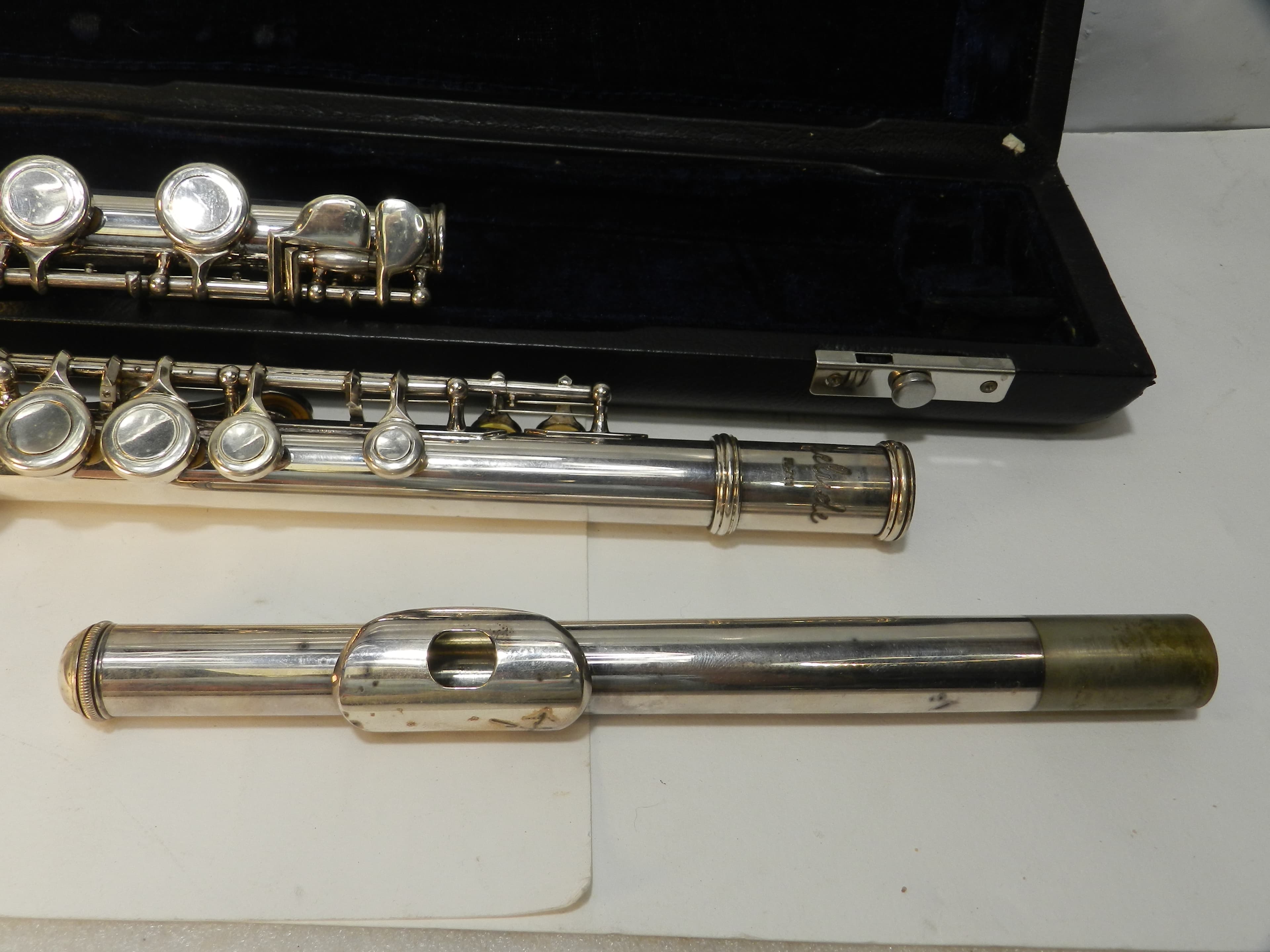 Prelude FL-711 Student Beginner Flute in Hard Portable Carry Case (P72K) - Thumbnail 3