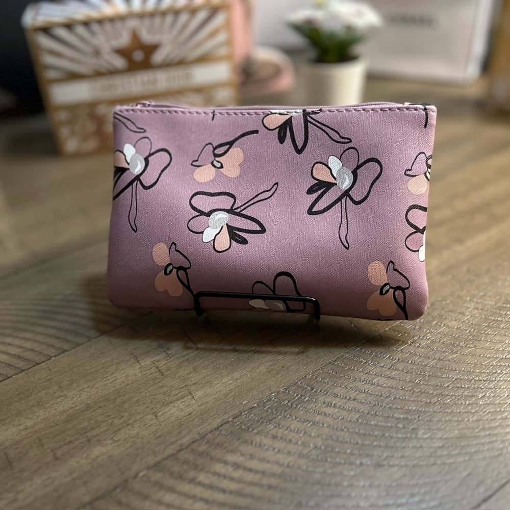 Ipsy Lavender Floral Cosmetic Pouch - NWOT - Thumbnail 2