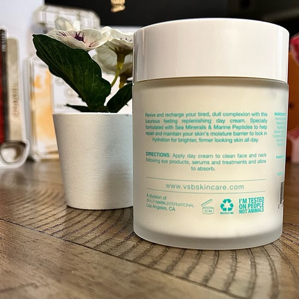 Vitamins & Sea Beauty - Sea Minerals Marine Peptides Day Cream - Thumbnail 3