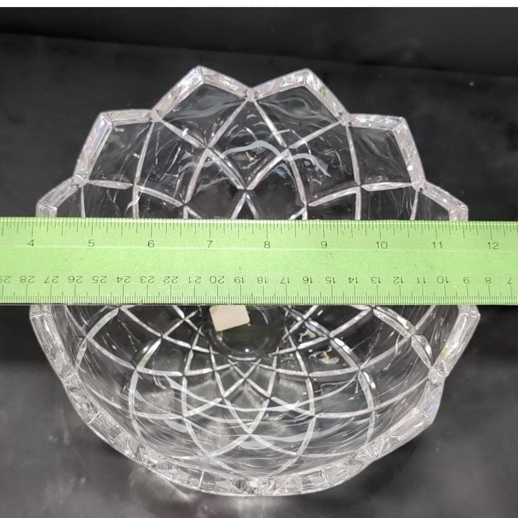 Mikasa Crescendo Lead Crystal Serving Bowl, 8" Diamond Pattern Round Centerpiece - Thumbnail 4