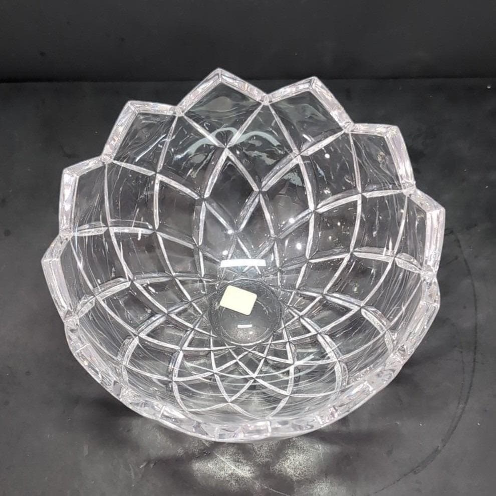 Mikasa Crescendo Lead Crystal Serving Bowl, 8" Diamond Pattern Round Centerpiece - Thumbnail 7