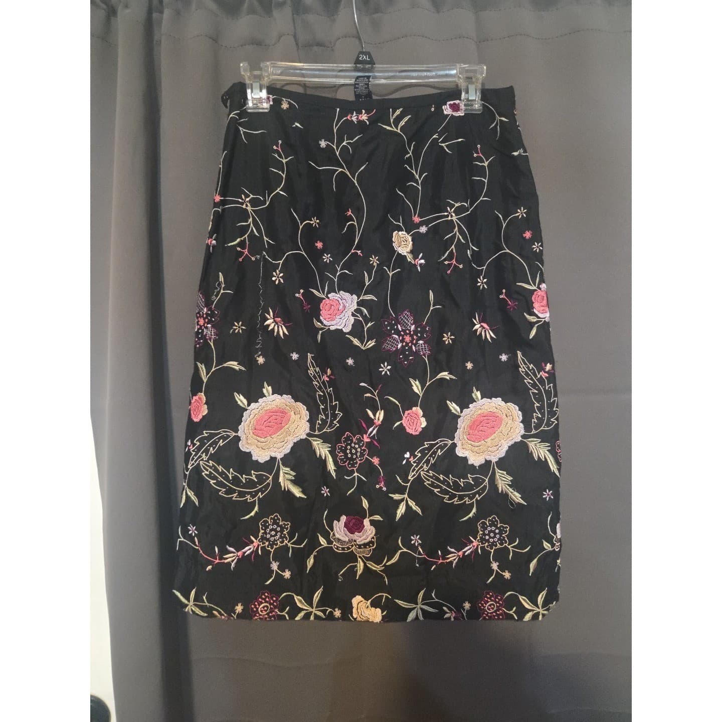 Gap Black Floral Embroidered Rayon Pencil Skirt, Women's Size 6, Knee Length - Thumbnail 4