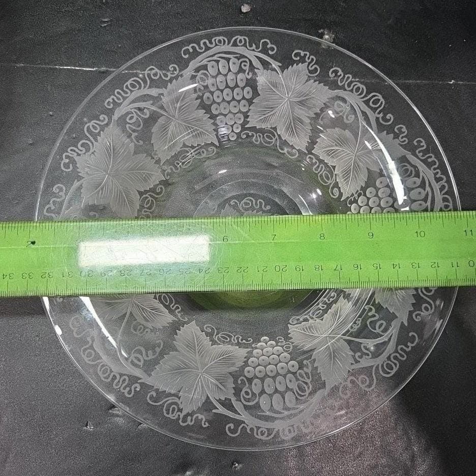 Blown Glass Grapes & Leaves Serving Bowls, Set of 4, Frosted Chablis Pattern - Thumbnail 2
