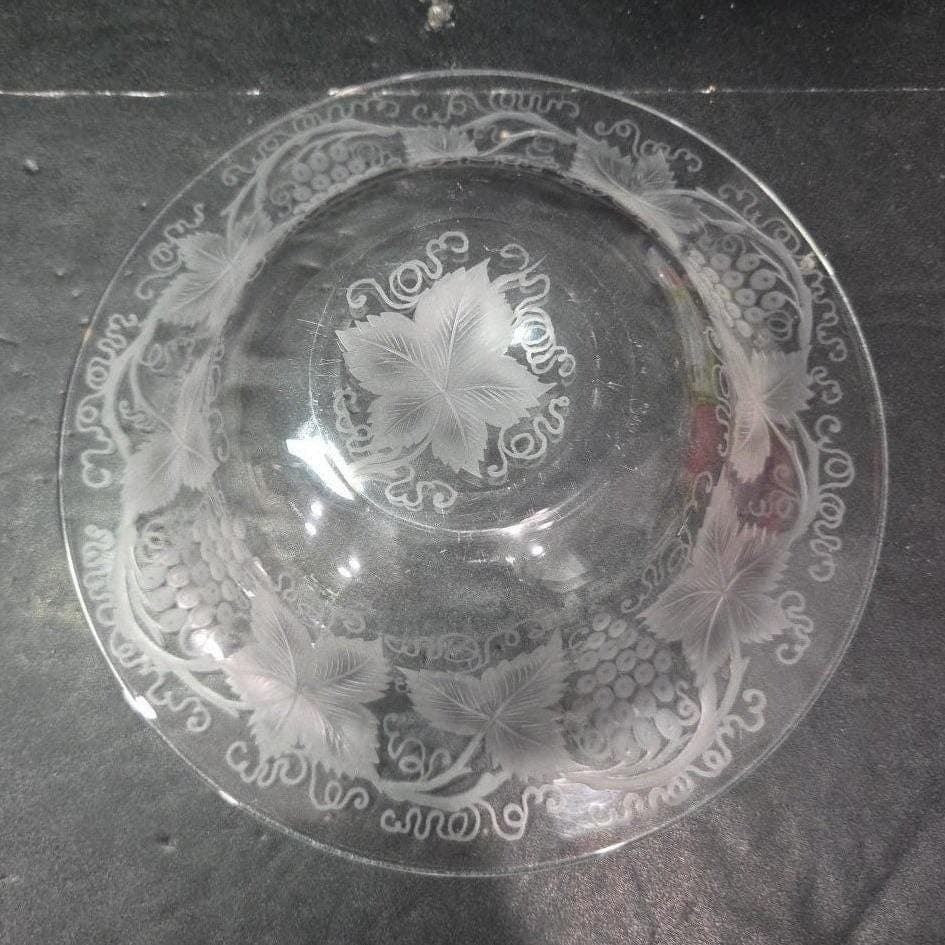 Blown Glass Grapes & Leaves Serving Bowls, Set of 4, Frosted Chablis Pattern - Thumbnail 4