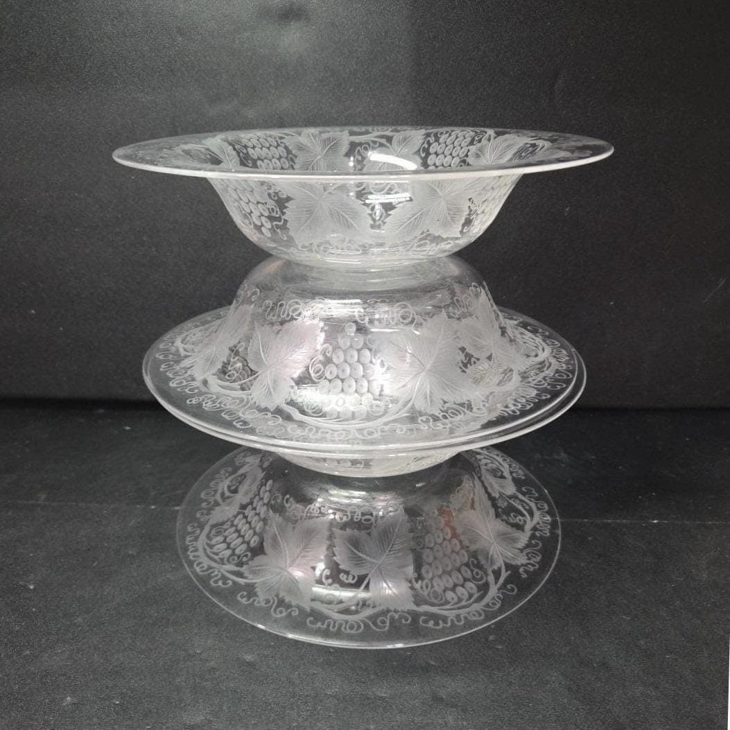 Blown Glass Grapes & Leaves Serving Bowls, Set of 4, Frosted Chablis Pattern - Thumbnail 10