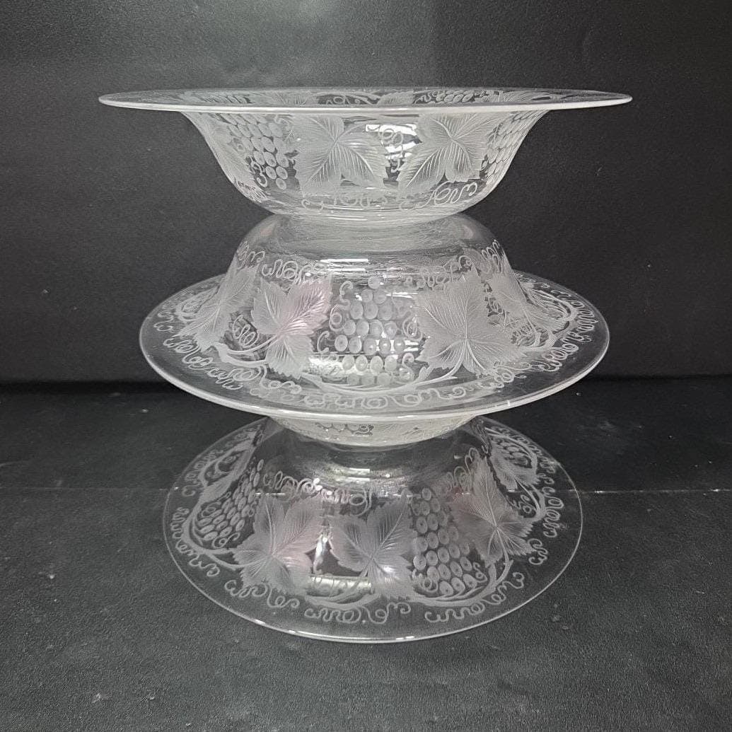 Blown Glass Grapes & Leaves Serving Bowls, Set of 4, Frosted Chablis Pattern - Thumbnail 8