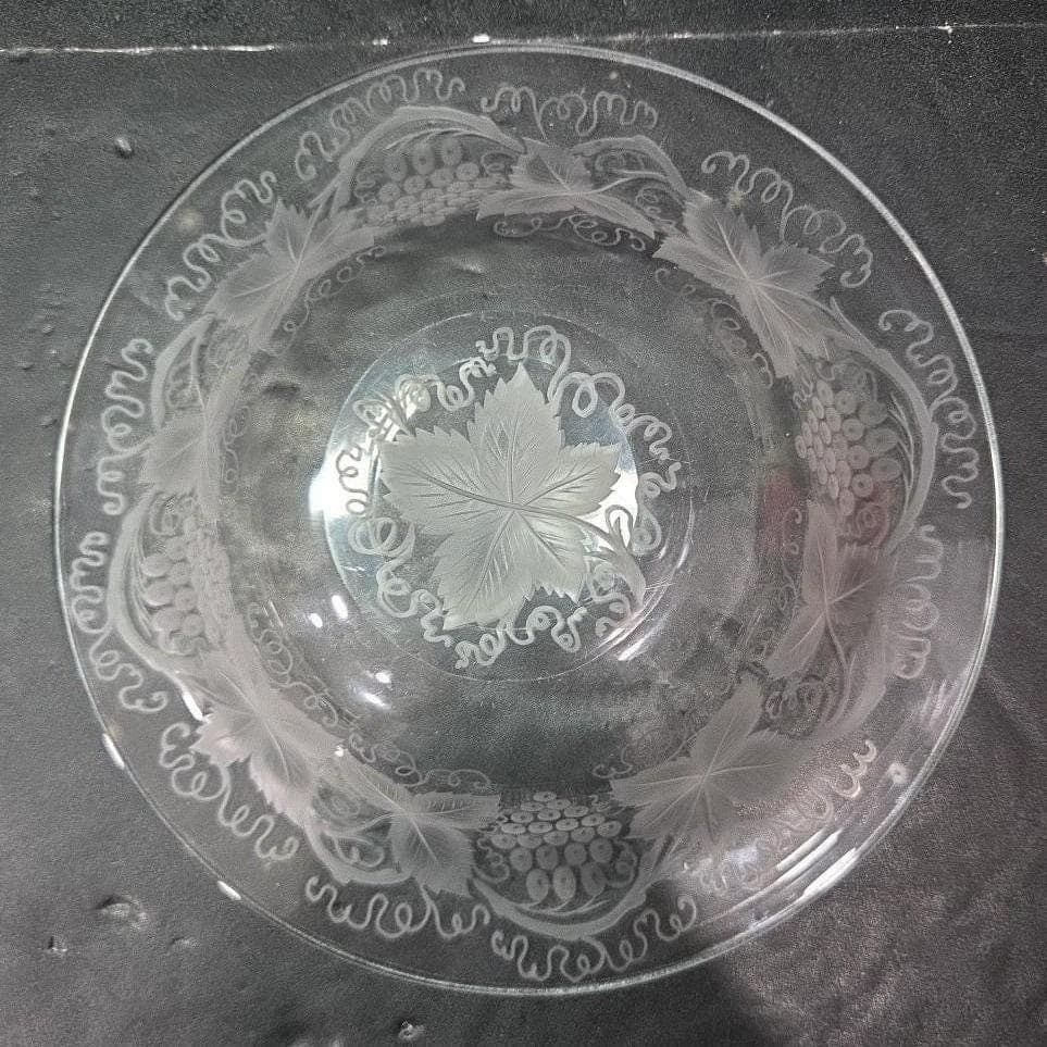 Blown Glass Grapes & Leaves Serving Bowls, Set of 2, Frosted Chablis Pattern - Thumbnail 4