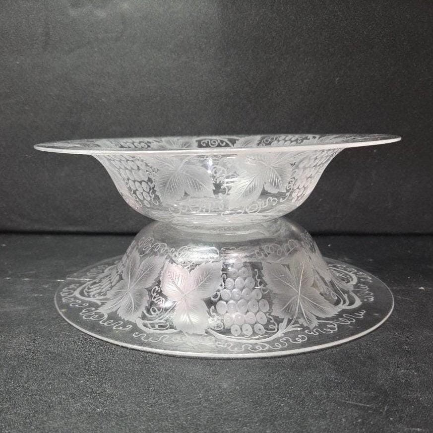 Blown Glass Grapes & Leaves Serving Bowls, Set of 2, Frosted Chablis Pattern - Thumbnail 9