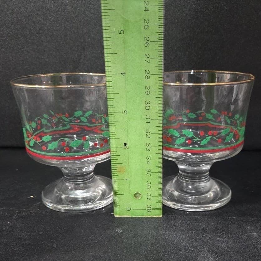 Libbey Christmas Dessert Glasses, Set of 2, Vintage Holly & Berries Design - Thumbnail 9