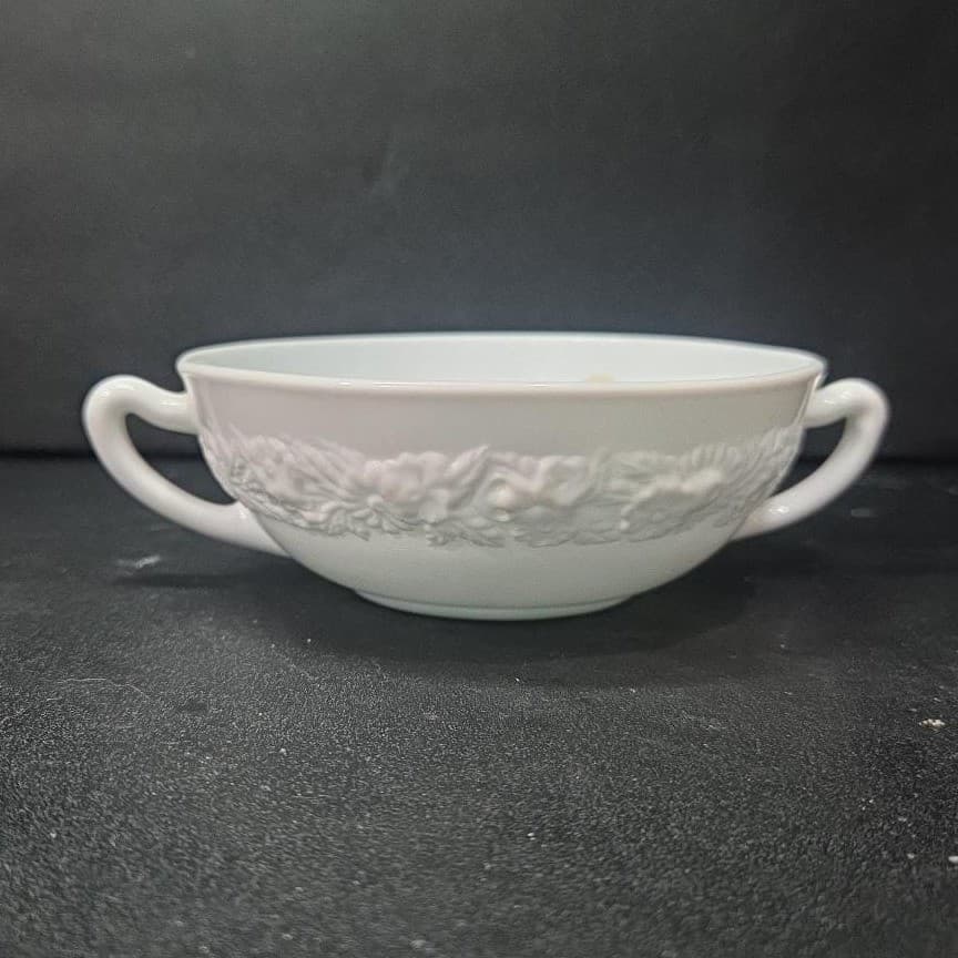 Anchor Hocking Milk Glass Soup Bowl, Dual Handled Floral Dish, Vtg Kitchenware - Thumbnail 4