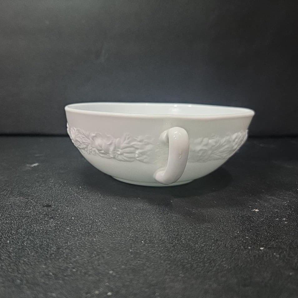 Anchor Hocking Milk Glass Soup Bowl, Dual Handled Floral Dish, Vtg Kitchenware - Thumbnail 3