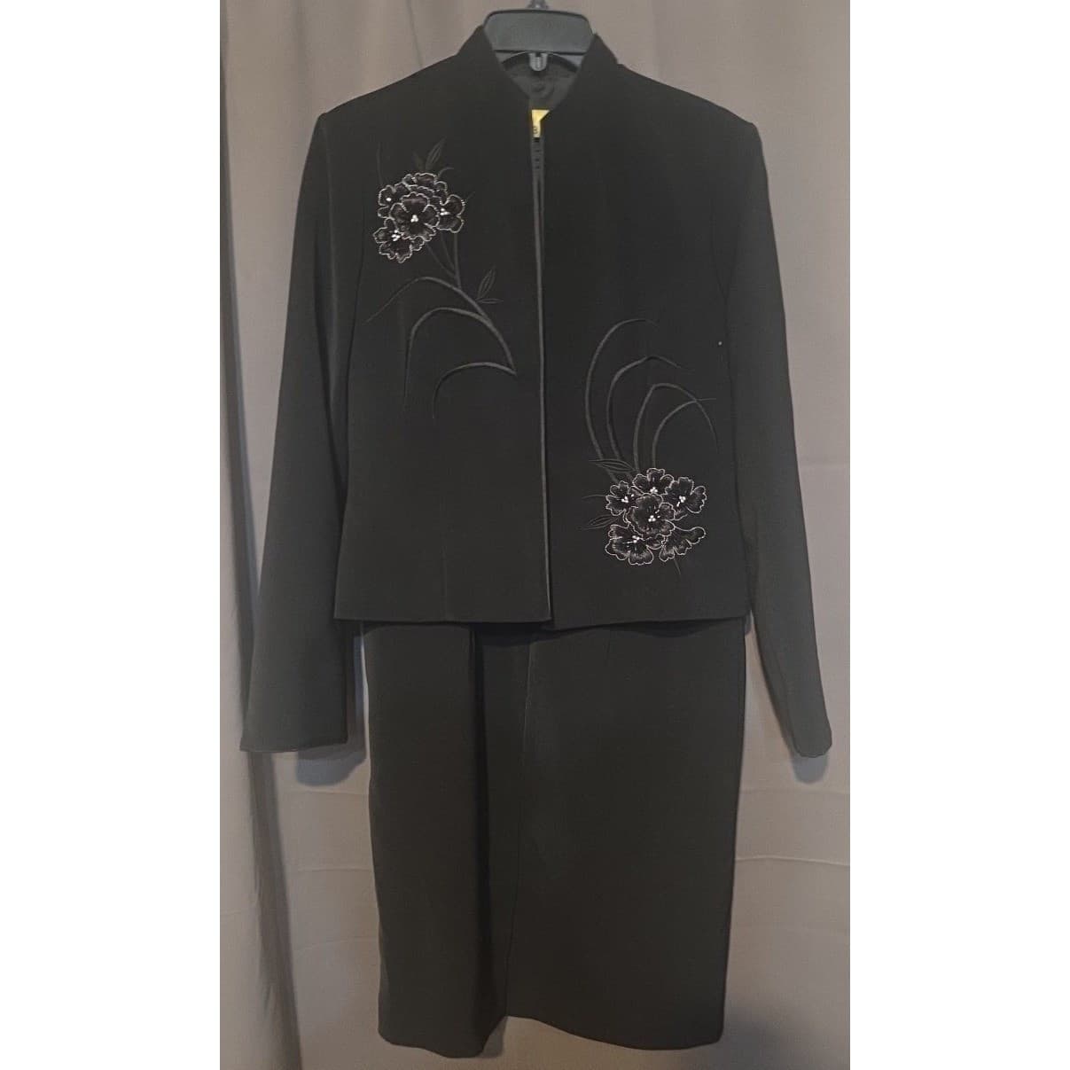 Positive Attitude 2 Piece Dress Jacket Set, Black Floral Embroidered, Size 6 - Thumbnail 4