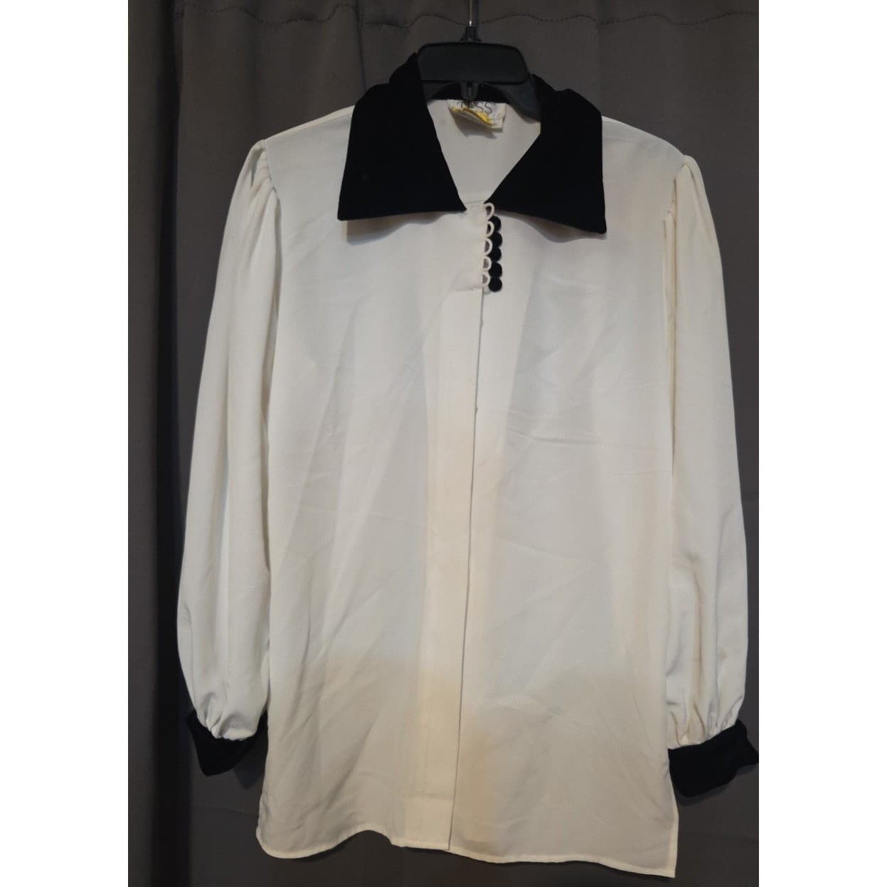 TESS Vintage White Blouse, Black Velvet Collar, Button Front, Women's Small - Thumbnail 3