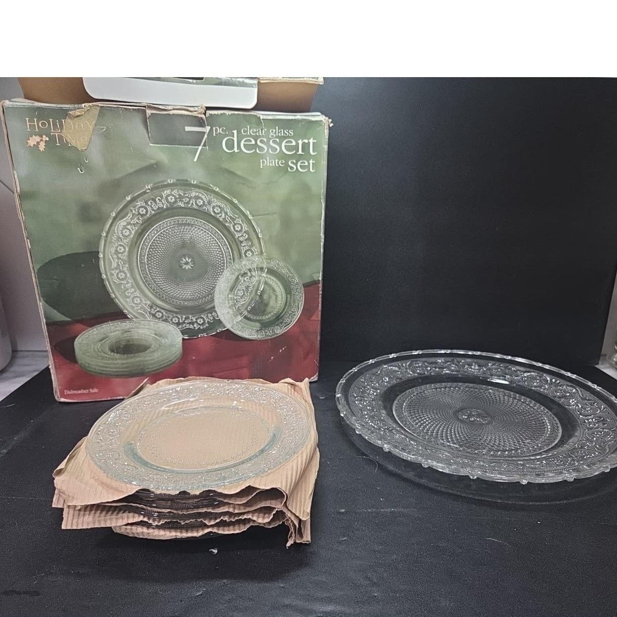 Holiday Time Clear Glass Dessert Service, 7 Piece Set, Vintage Sandwich Design - Thumbnail 4