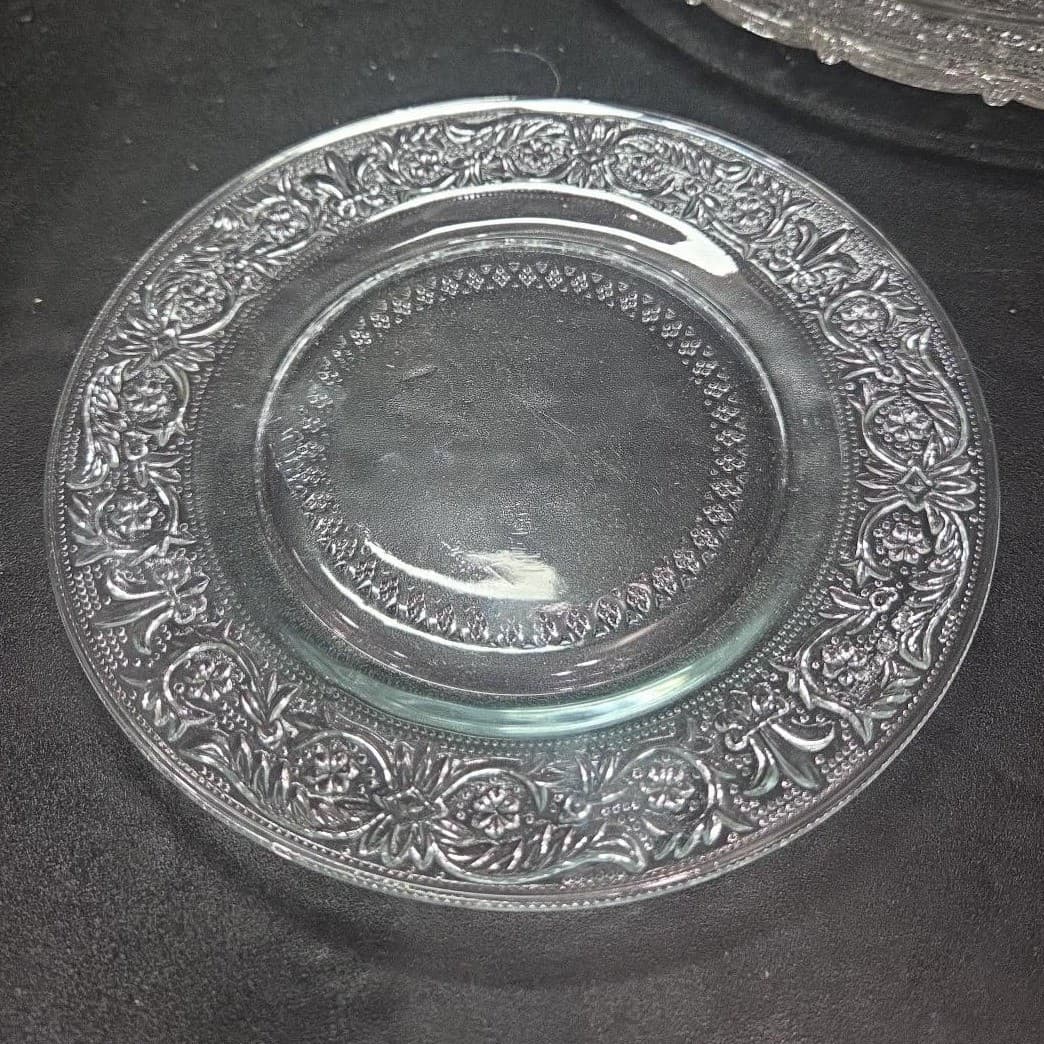 Holiday Time Clear Glass Dessert Service, 7 Piece Set, Vintage Sandwich Design - Thumbnail 6