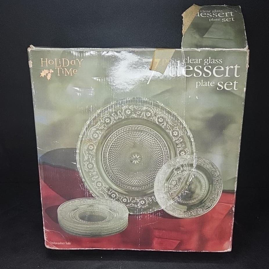 Holiday Time Clear Glass Dessert Service, 7 Piece Set, Vintage Sandwich Design - Thumbnail 3