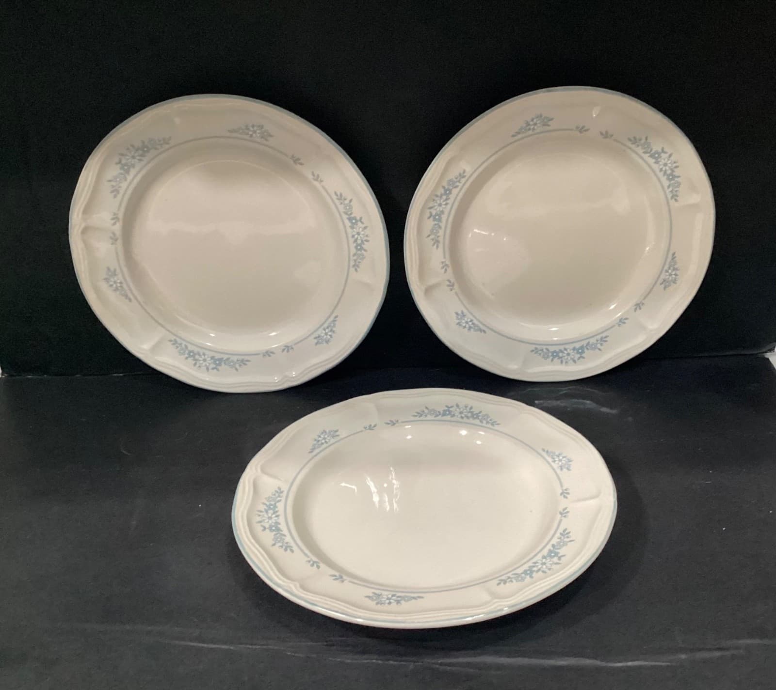 Vintage Brick Oven Stoneware Vineyard Dinner Plates 10.75” Blue Floral Farmhouse