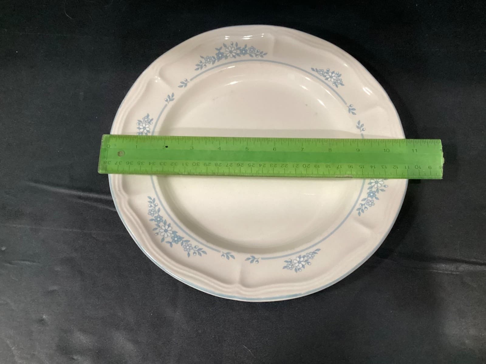 Vintage Brick Oven Stoneware Vineyard Dinner Plates 10.75” Blue Floral Farmhouse - Thumbnail 5