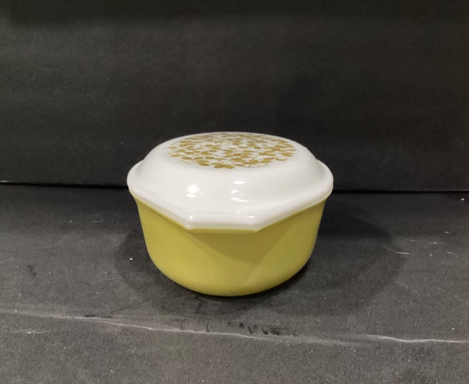 Vintage PYREX Verde Green Olive 2 1/2 QT with Lid 045 Casserole Dish - Thumbnail 11