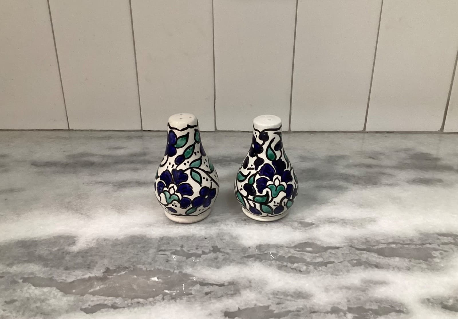 Hand Painted Salt & Pepper Shakers Cobalt Blue & White Floral County Italy - Thumbnail 8