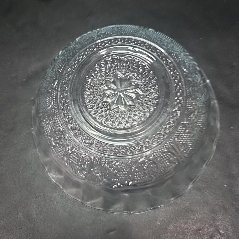 Kig Malaysia Diamond Cut Glass Bowl, Vintage Fleur De Lis Pattern, Centerpiece - Thumbnail 4