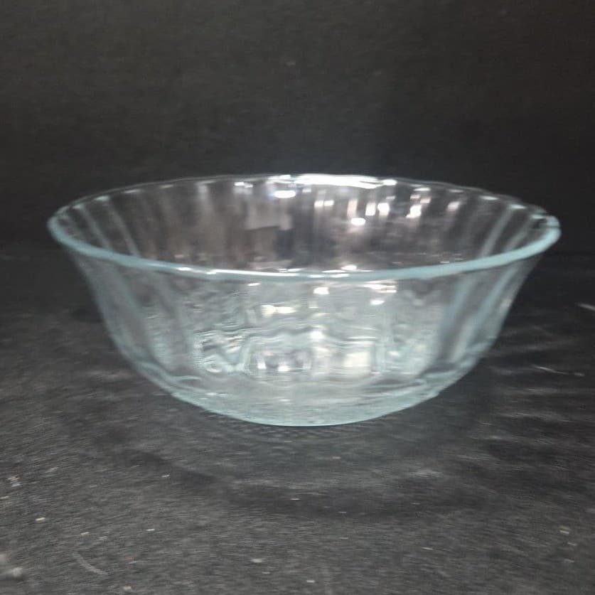 Kig Malaysia Diamond Cut Glass Bowl, Vintage Fleur De Lis Pattern, Centerpiece - Thumbnail 10