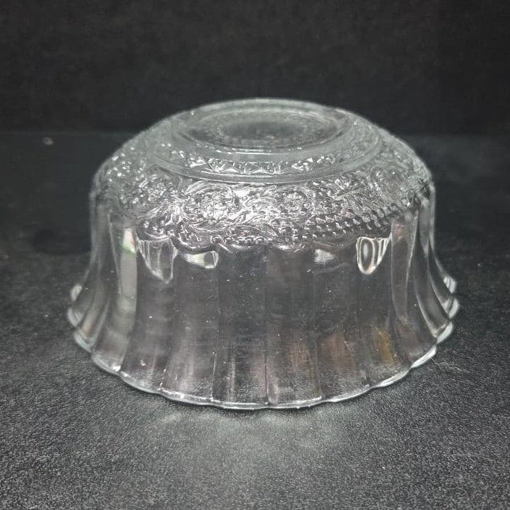 KIG Indonesia Glass Berry Bowl, Vintage Diamonds & Vines Design, Fluted Edges - Thumbnail 9