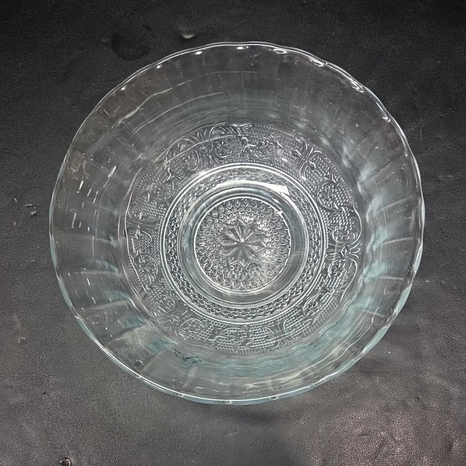 Kig Malaysia Diamond Cut Glass Bowl, Vintage Fleur De Lis Pattern, Centerpiece - Thumbnail 3