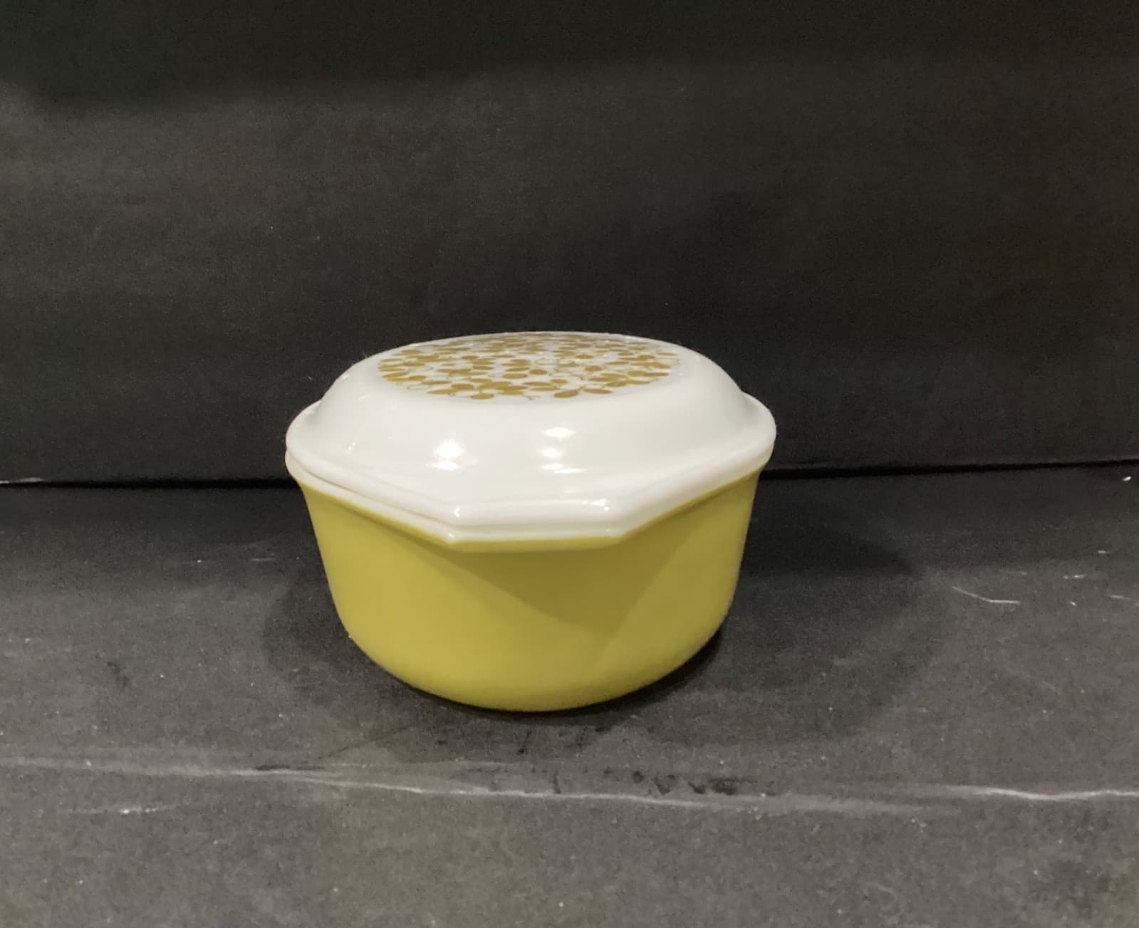 Vintage PYREX Verde Green Olive 2 1/2 QT with Lid 045 Casserole Dish - Thumbnail 9