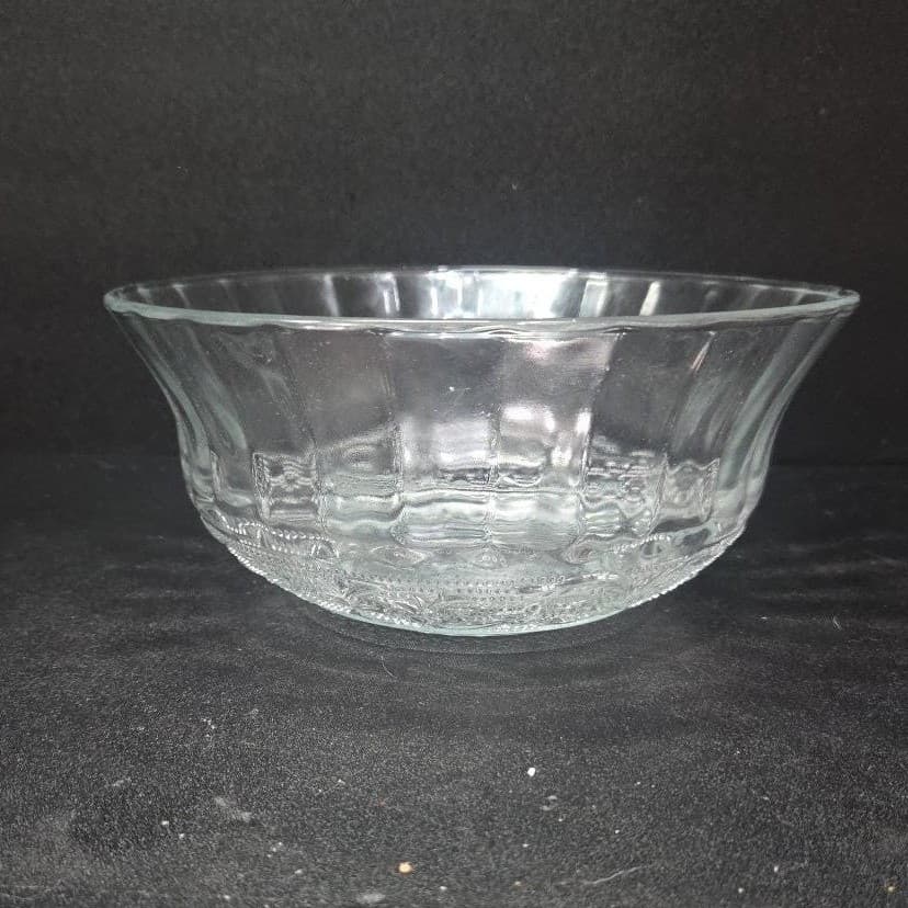 KIG Malaysia Cut Glass Serving Bowl, Diamond Fleur De Lis Design, Centerpiece - Thumbnail 9
