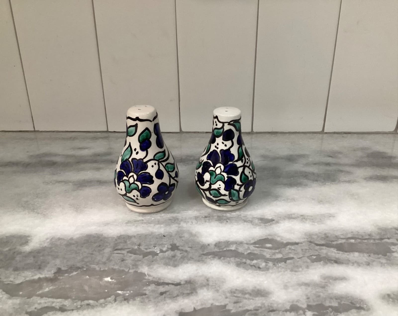 Hand Painted Salt & Pepper Shakers Cobalt Blue & White Floral County Italy - Thumbnail 5