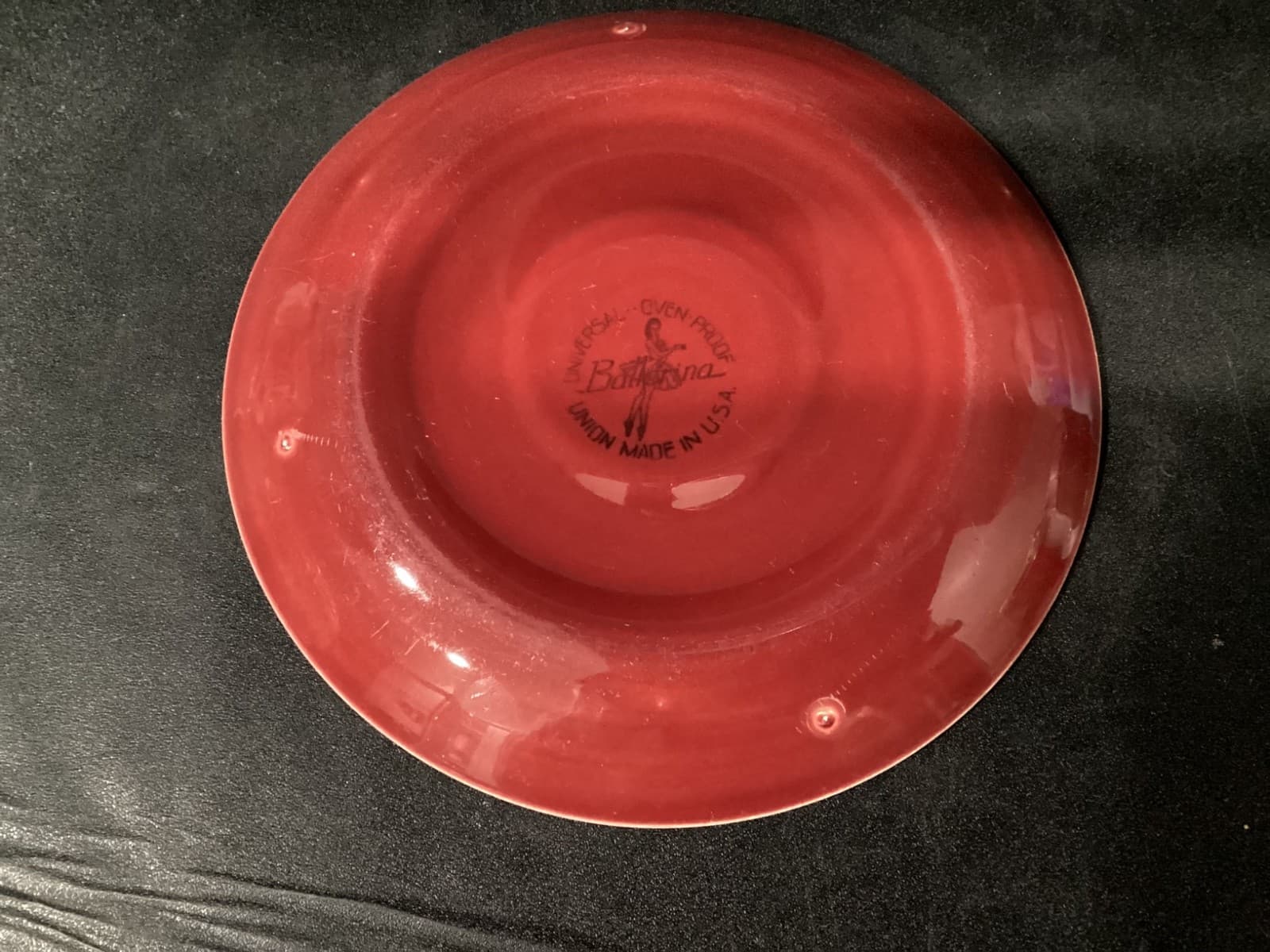 Universal "Ballerina Burgundy" Saucer Plates Set of 4 - Thumbnail 4