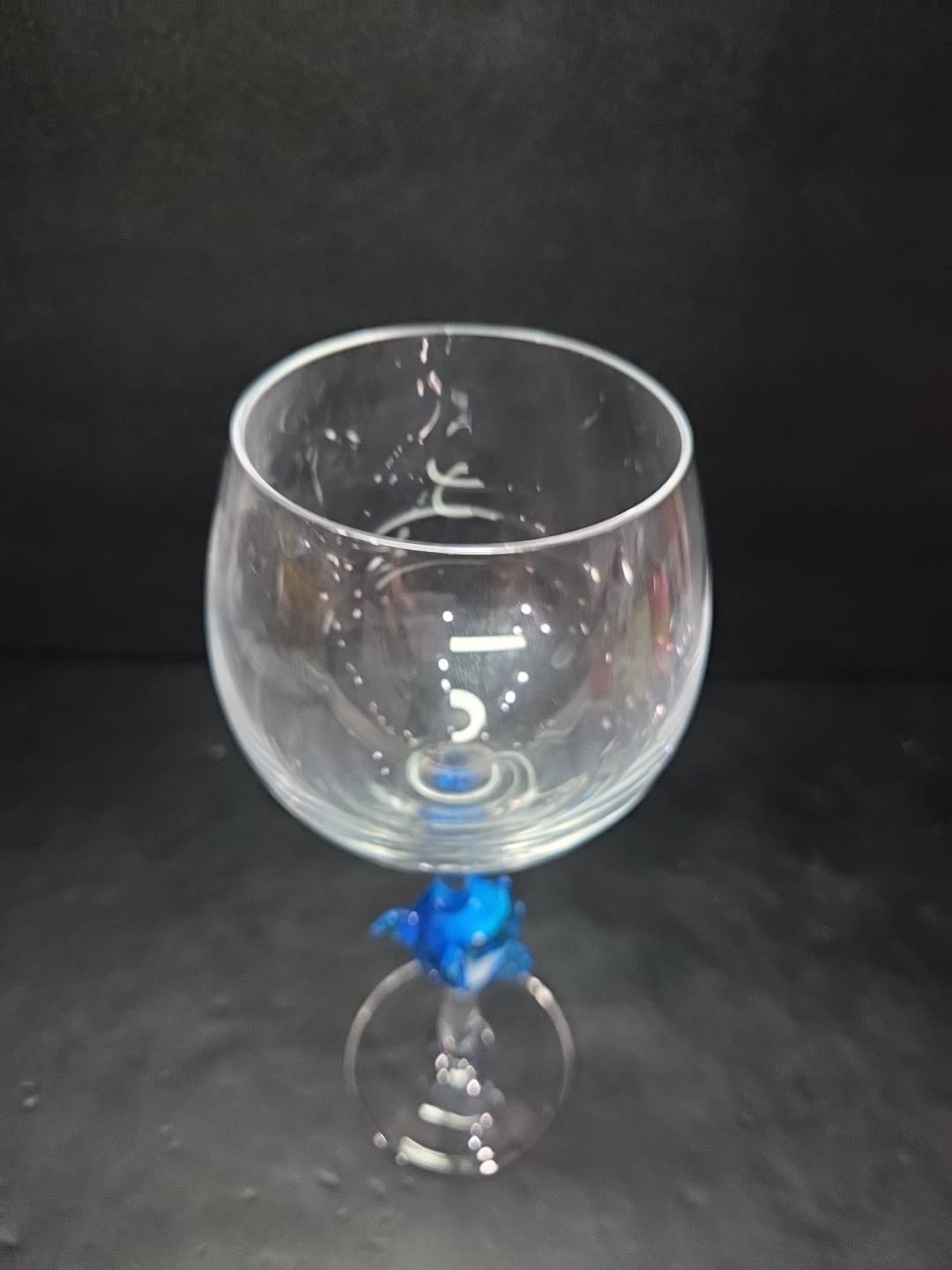 Murano Home Essentials Wine Glass with Blue Dolphin Stem Nautical Ocean - Thumbnail 5