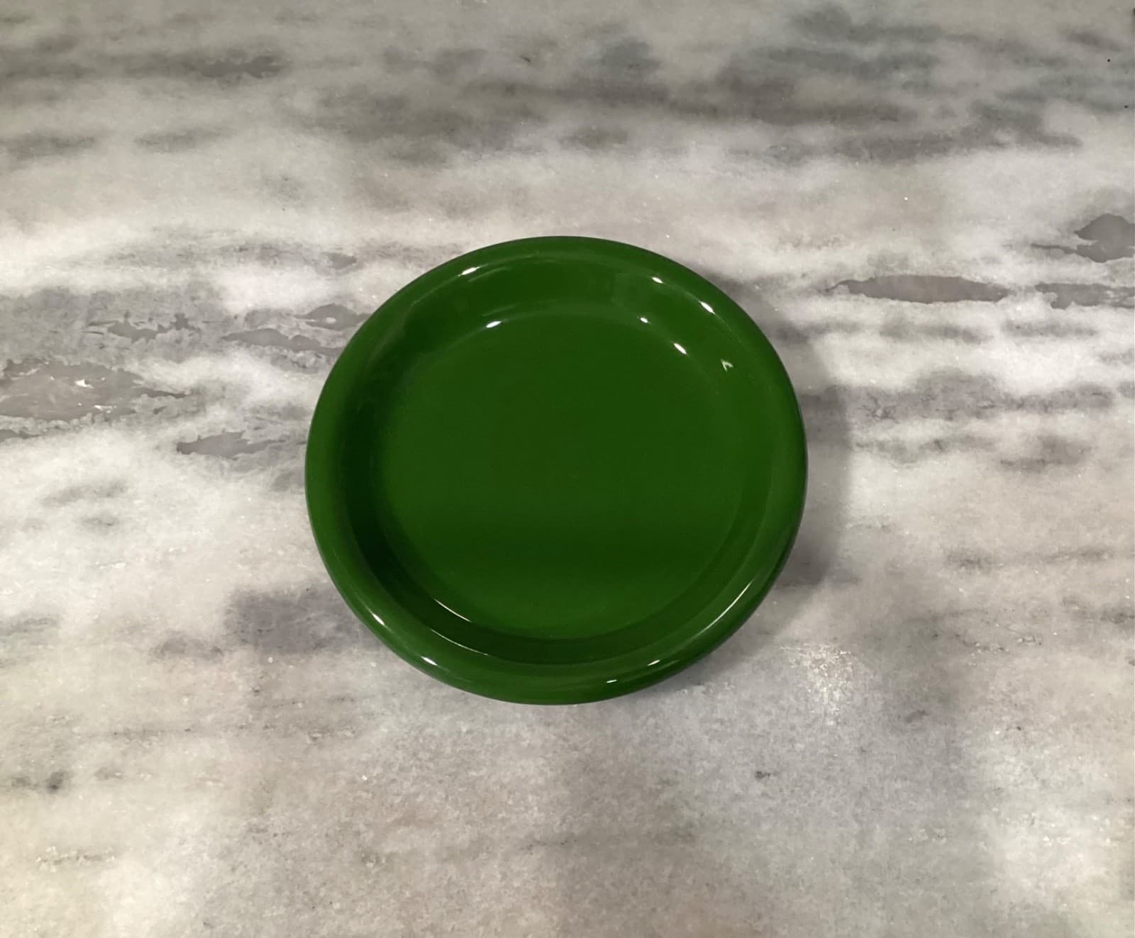 Bitossi 11" Dinner Plates Solid Green Textured Leaf Rim Made In Italy Lot Of 3 - Thumbnail 2