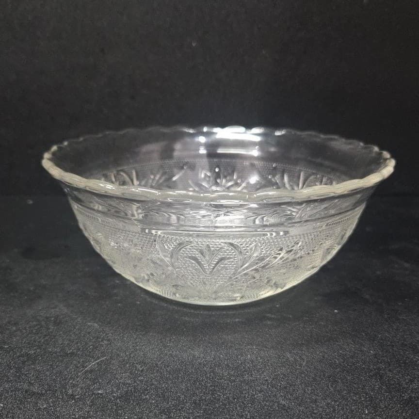 Anchor Hocking Sandwich Glass Deep Bowl, Vintage Daisy Pattern Dish, Centerpiece - Thumbnail 10