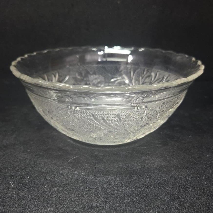 Anchor Hocking Sandwich Glass Deep Bowl, Vintage Daisy Pattern Dish, Centerpiece - Thumbnail 7