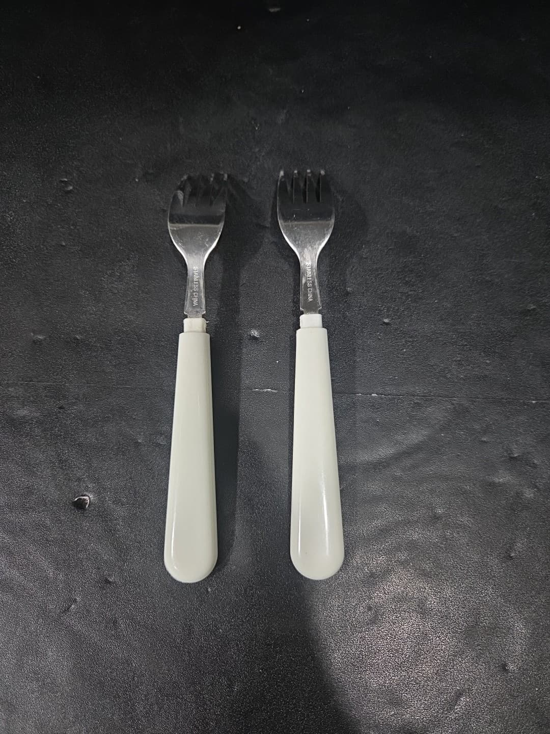 Corelle Plain White Salad Forks, Set Of 2, Vtg Dinner Forks, Collectible Corelle - Thumbnail 2