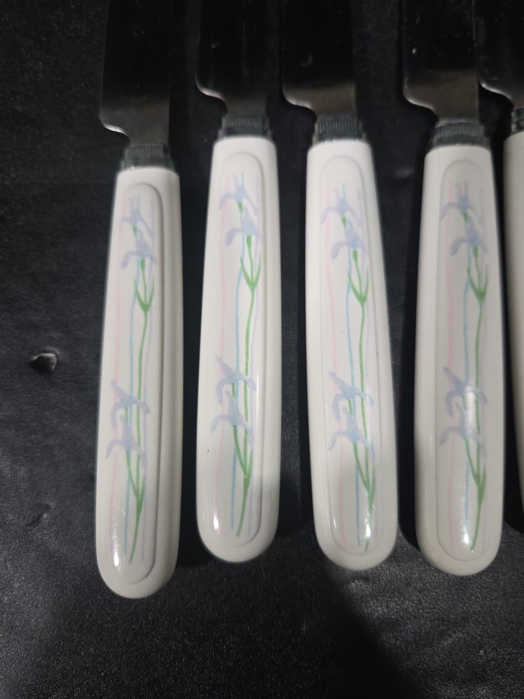 Corelle Shadow Iris Cutlery, Set of 7 Knives, Flatware Collection, Kitchenware - Thumbnail 2
