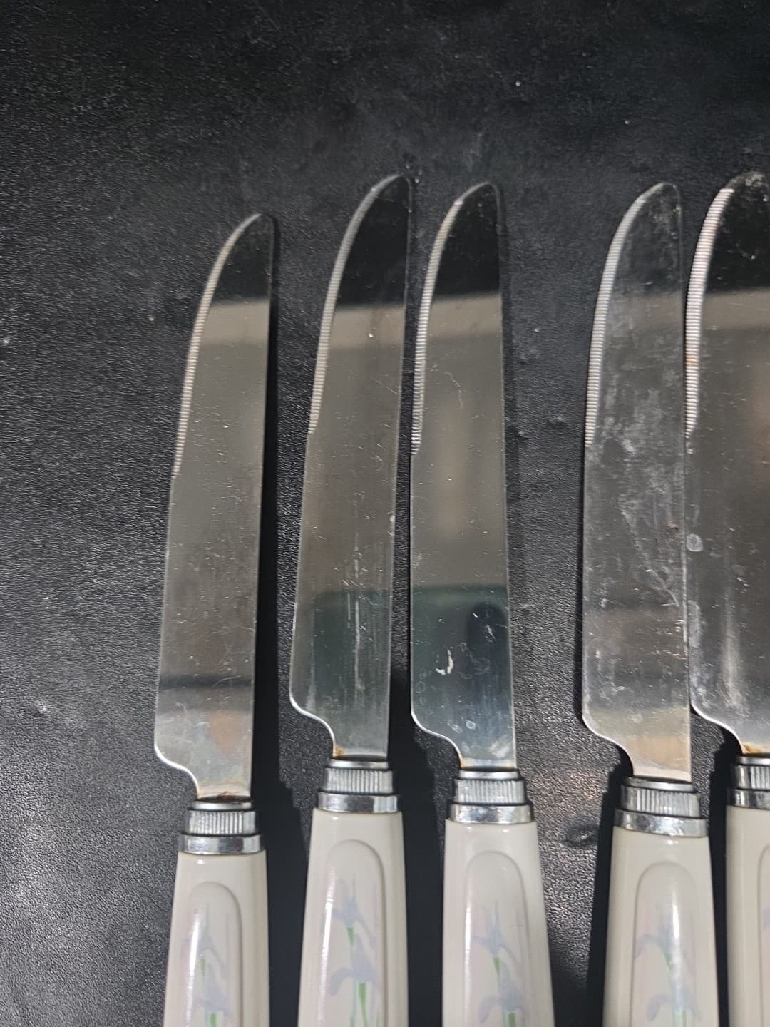 Corelle Shadow Iris Cutlery, Set of 7 Knives, Flatware Collection, Kitchenware - Thumbnail 3