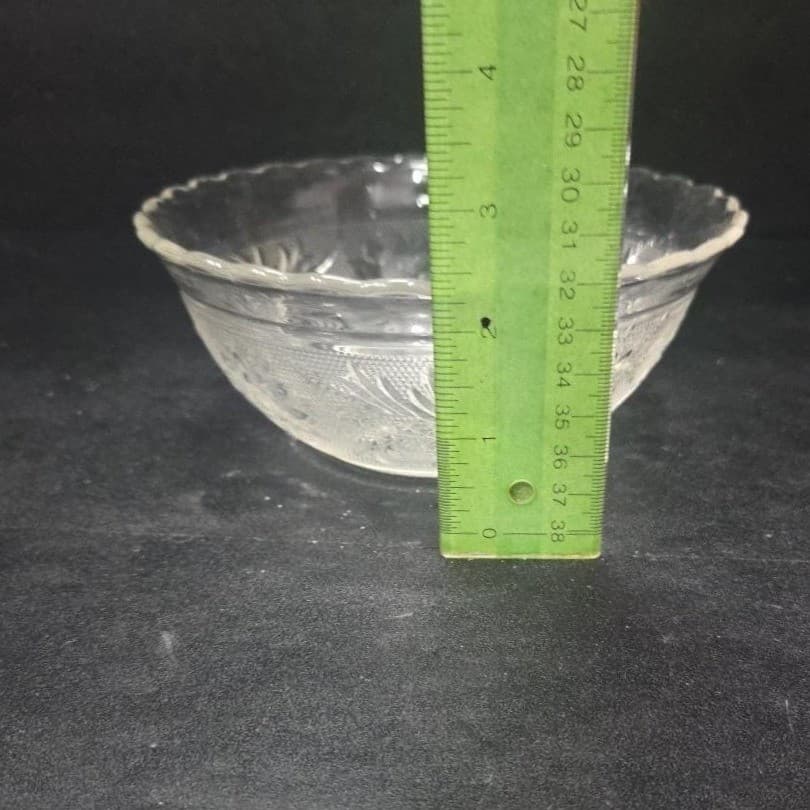 Anchor Hocking Sandwich Glass Deep Bowl, Vintage Daisy Pattern Dish, Centerpiece - Thumbnail 5