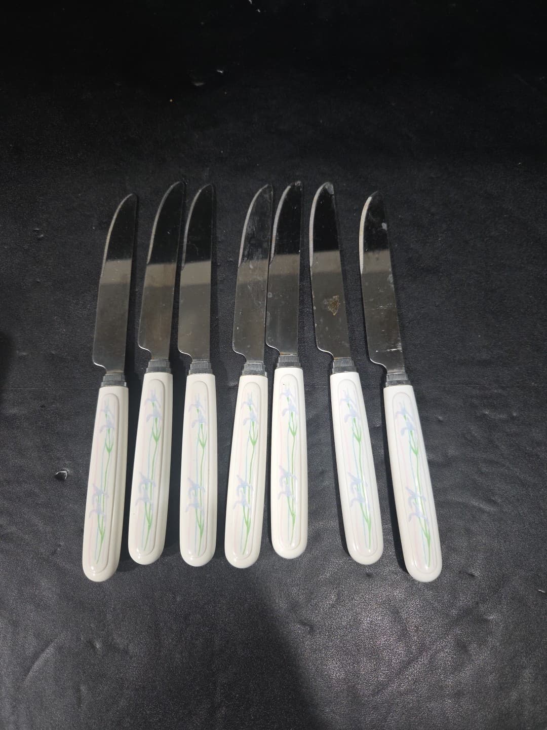 Corelle Shadow Iris Cutlery, Set of 7 Knives, Flatware Collection, Kitchenware