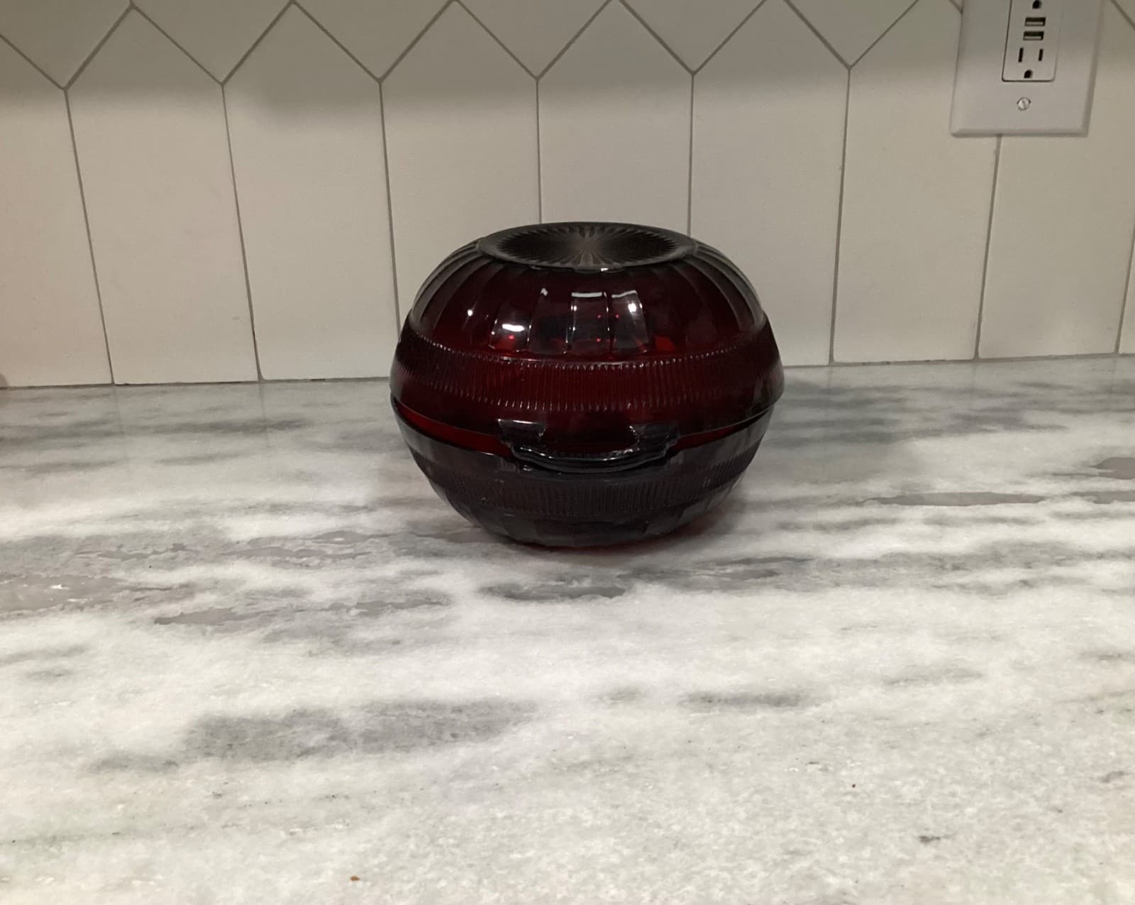 Vintage Anchor Hocking Red Glass 8" Royal Ruby Coronation Handled 2 Serving Bowl - Thumbnail 9