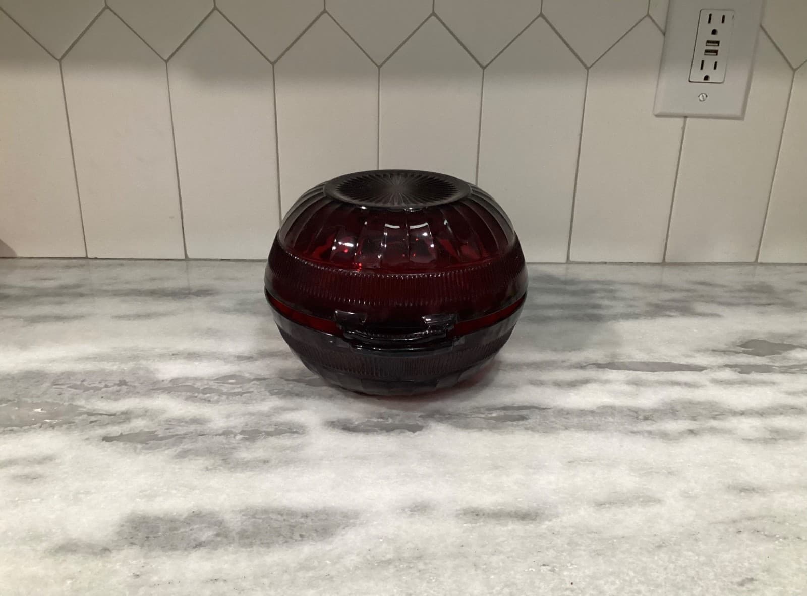 Vintage Anchor Hocking Red Glass 8" Royal Ruby Coronation Handled 2 Serving Bowl - Thumbnail 11
