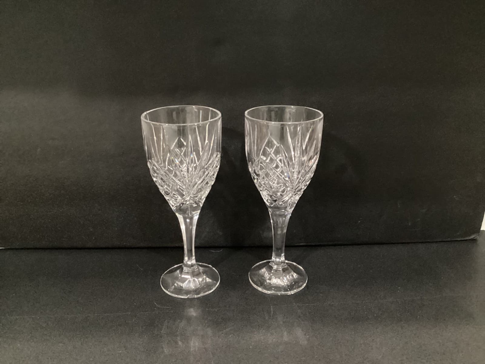 Dublin by Godinger Clear Crystal Wine Glass Goblets HEAVY 8" Set of 2 - Thumbnail 8